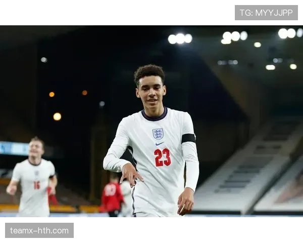 穆西亚拉转会估值飙升,出色表现引发广泛关注 穆西亚拉转会估值飙升,出色表现引发广泛关注