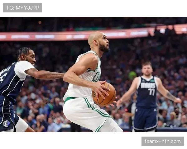 德里克·怀特突破创造更多得分机会，三分命中率显著提升拉开队内差距