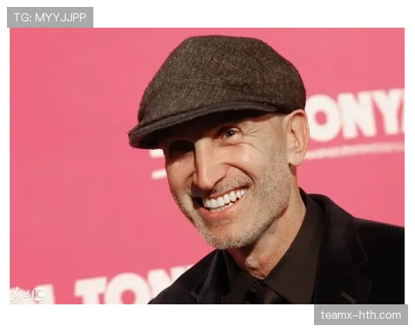 托尼娅·哈丁现身，看到她那一笑我就无语了——活成故事里反派的样子太带感